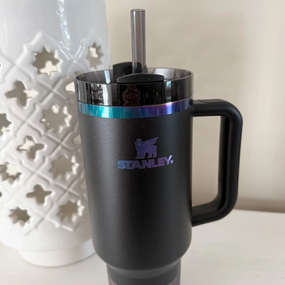 Stanley Black Chroma Quencher H2.0 Flowstate Tumbler 40 oz - Picture 3 of 7